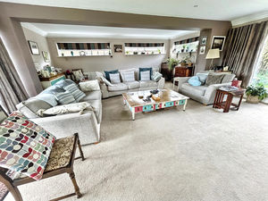 Lounge- click for photo gallery
